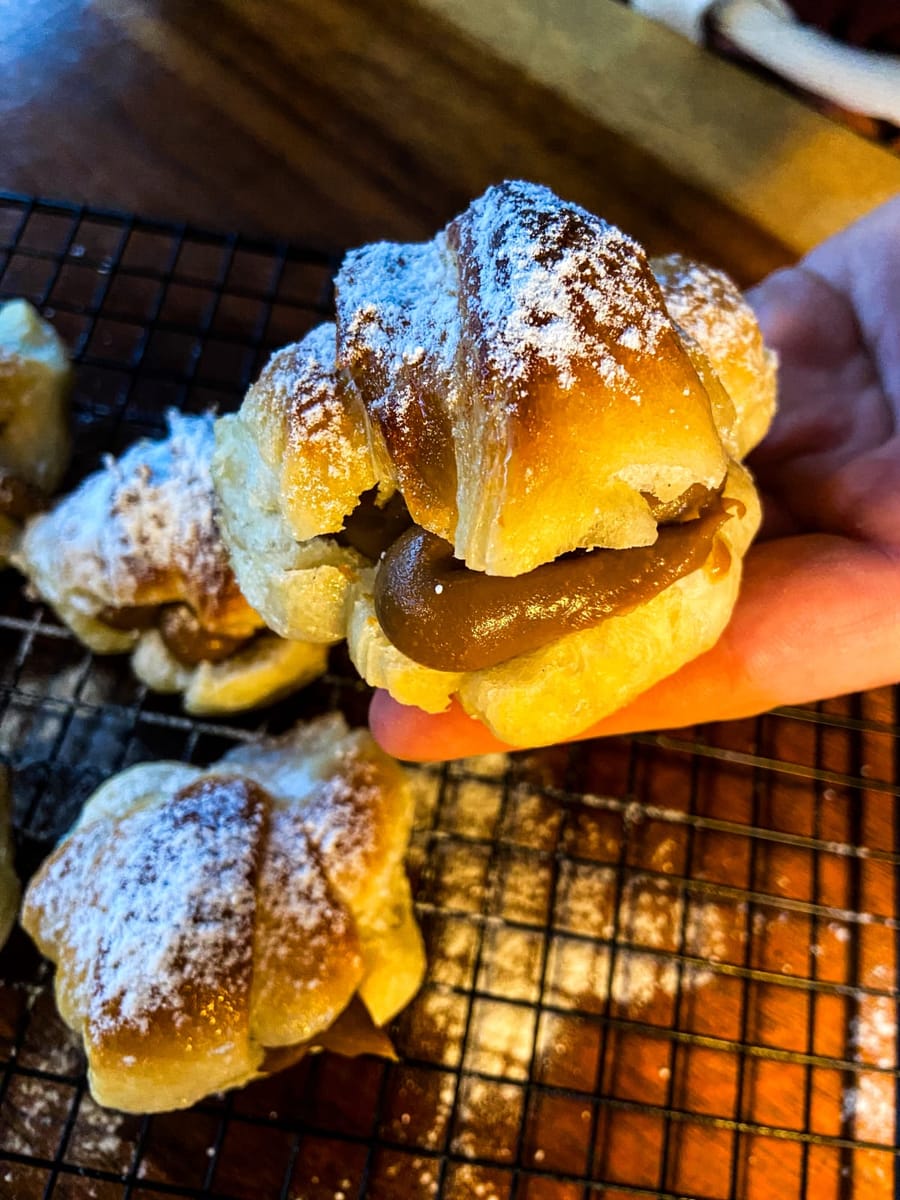 Medialunas de Dulce de Leche